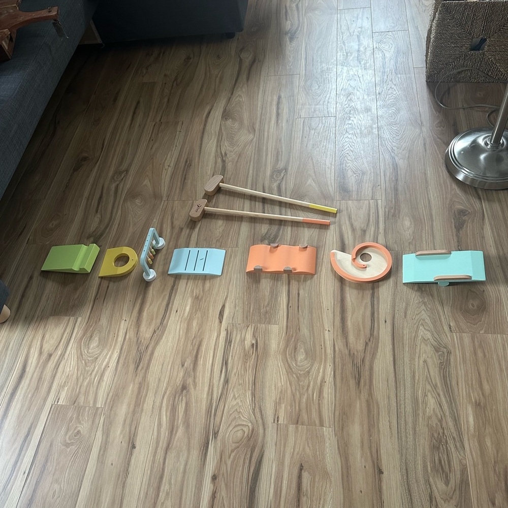Classic World  Wooden Kids Toy golf set missing: balls, 2 flags